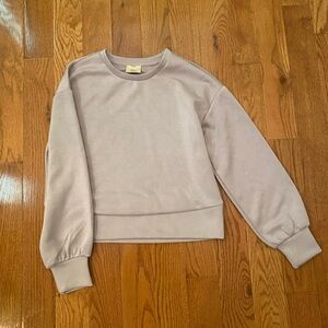 Ellie Tahari cropped light purple crewneck women’s size small never worn.
